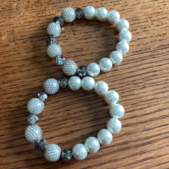 Pearl beaded bracelets - Picture 2 of 2